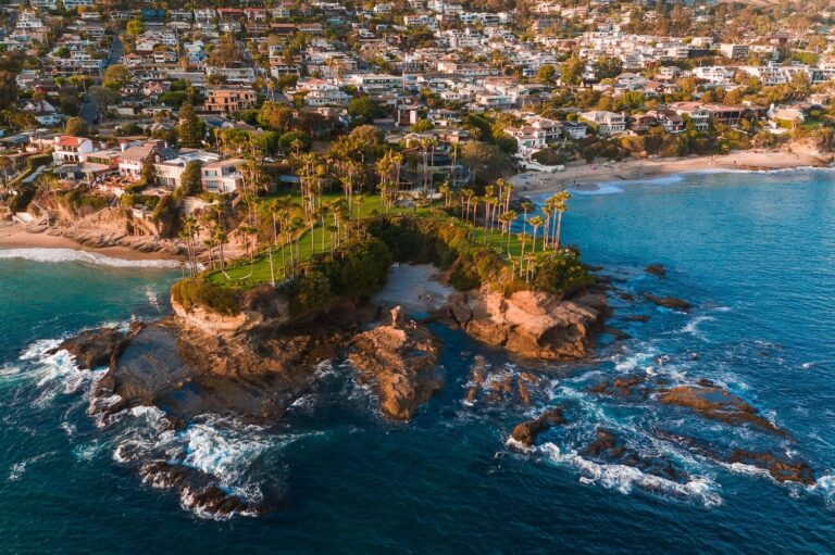 Aerial view of Shaw’s Cove in Orange County, California, illustrating the 2026 Orange County workforce report.